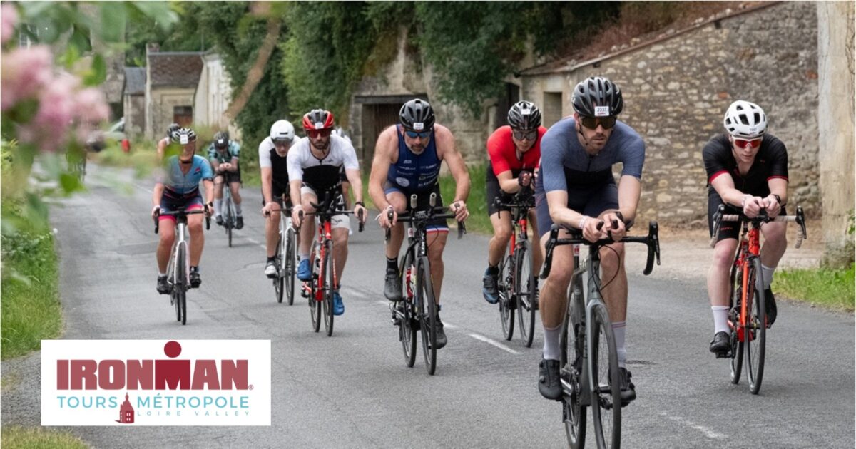 Cyclistes participant à l'IRONMAN